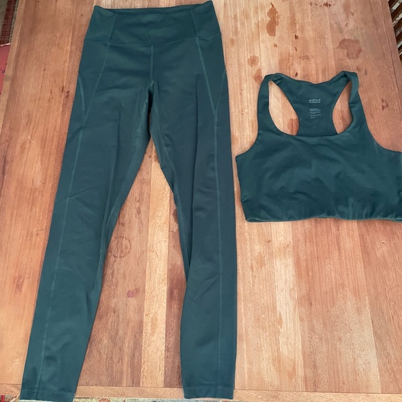 Girlfriend Collective Forest Green Leggings - Picture 3 of 7